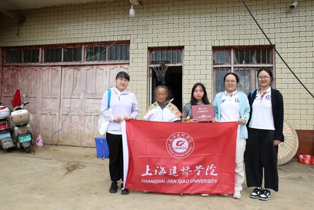 “绿色通道：未入校门先进家门—...